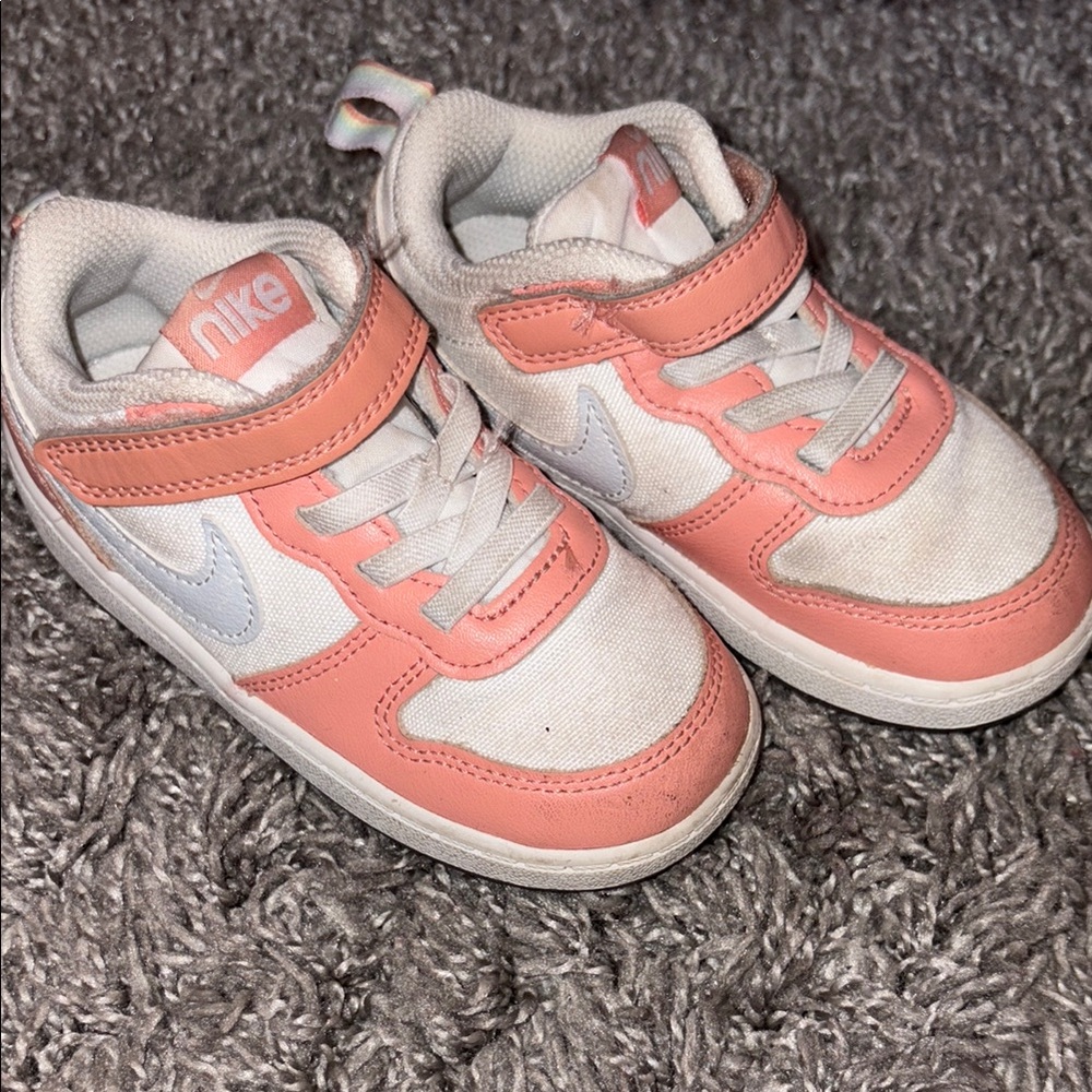 Nike girls dunk Shoes - Pink/coral and White size 8